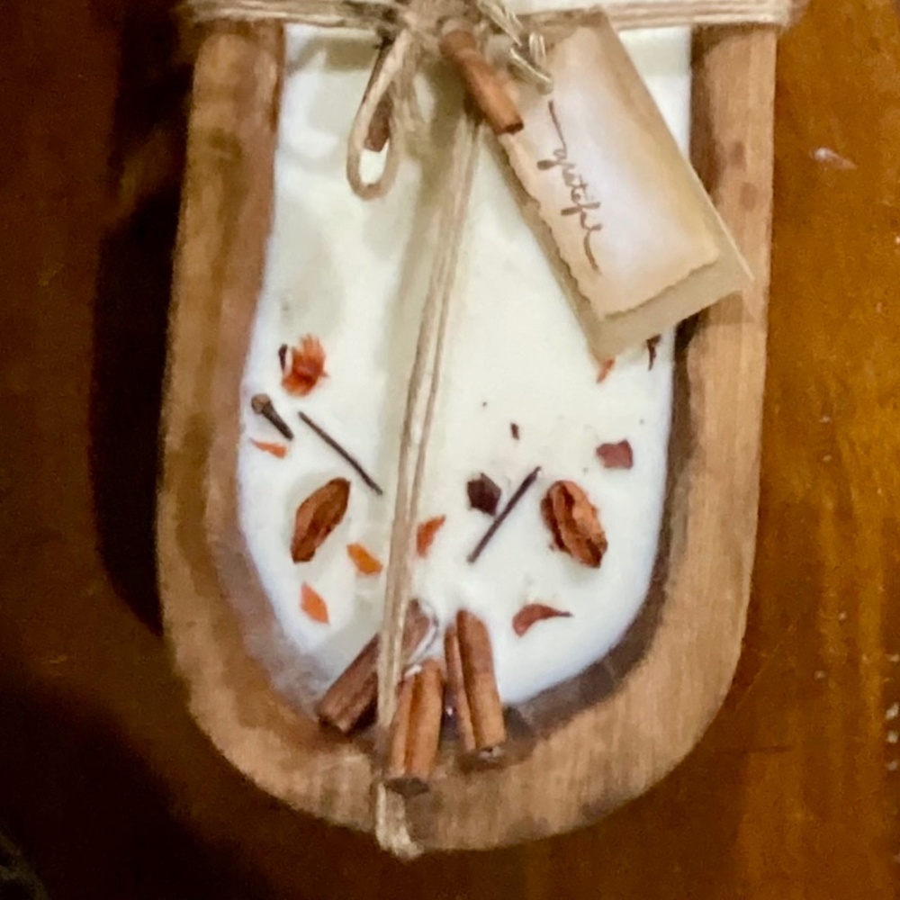Lg Hand Carved Wood Dough Bowl 3 Wick Cinnamon Apple Scent Soy Wax Candle. NWT - Picture 3 of 8